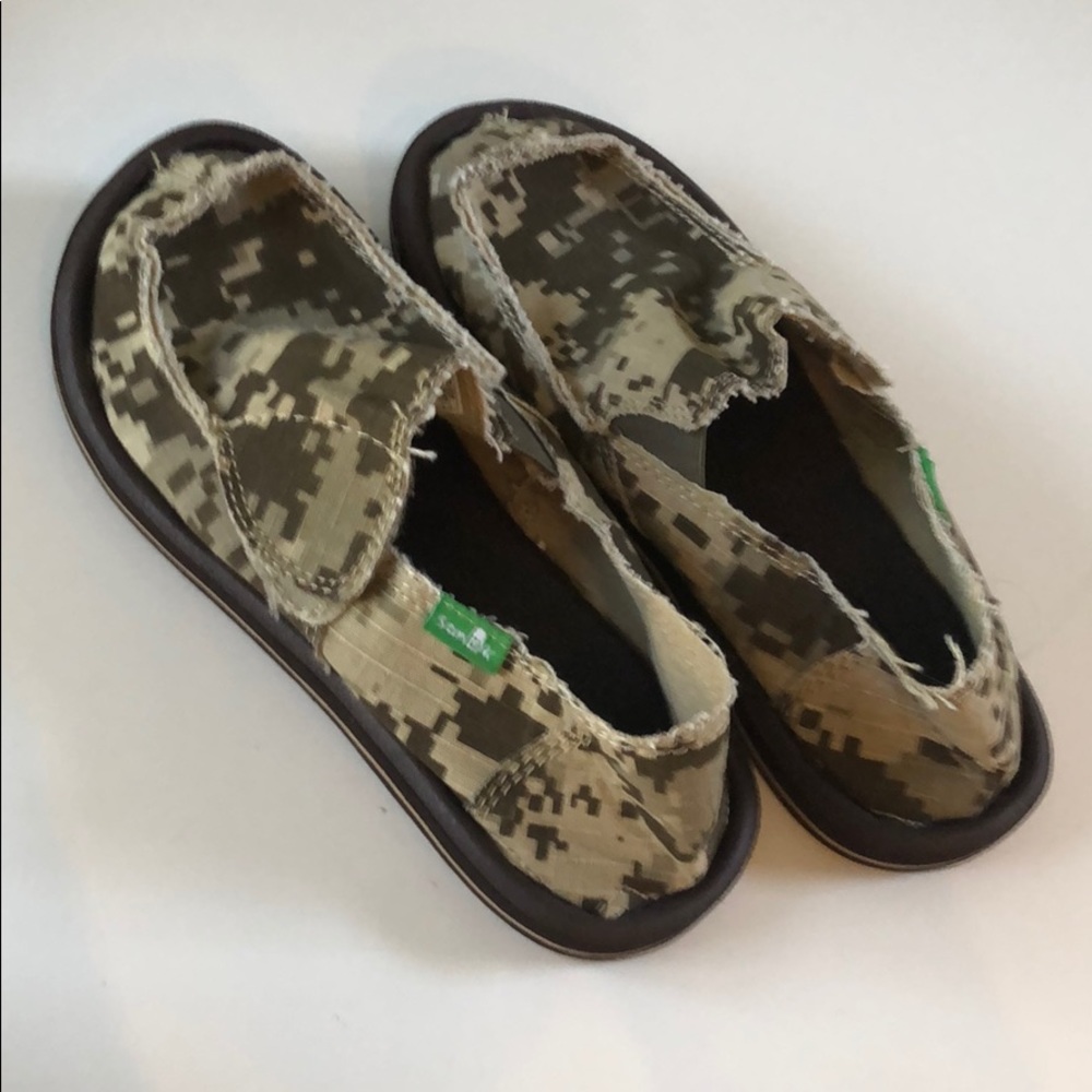 Boys shoes